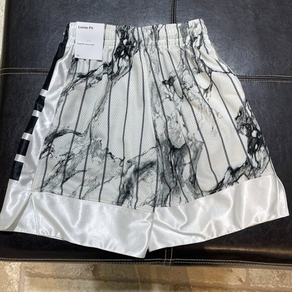 NIKE Dri-fit Elite Kids Printed Basketball Shorts - Picture 9 of 11